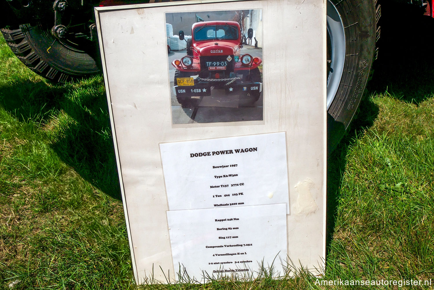 Vrachtwagens Dodge Power Wagon uit 1957